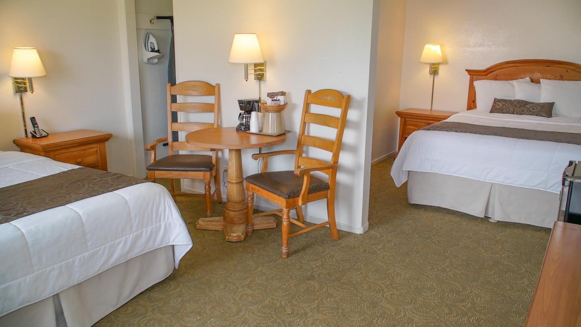 Queen Room with Two Queen Beds,1217535961:JPEG